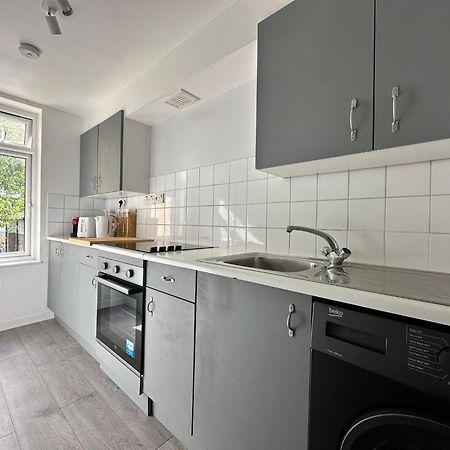 Cosy 2 Bedroom Flat In Manor House Londra Dış mekan fotoğraf