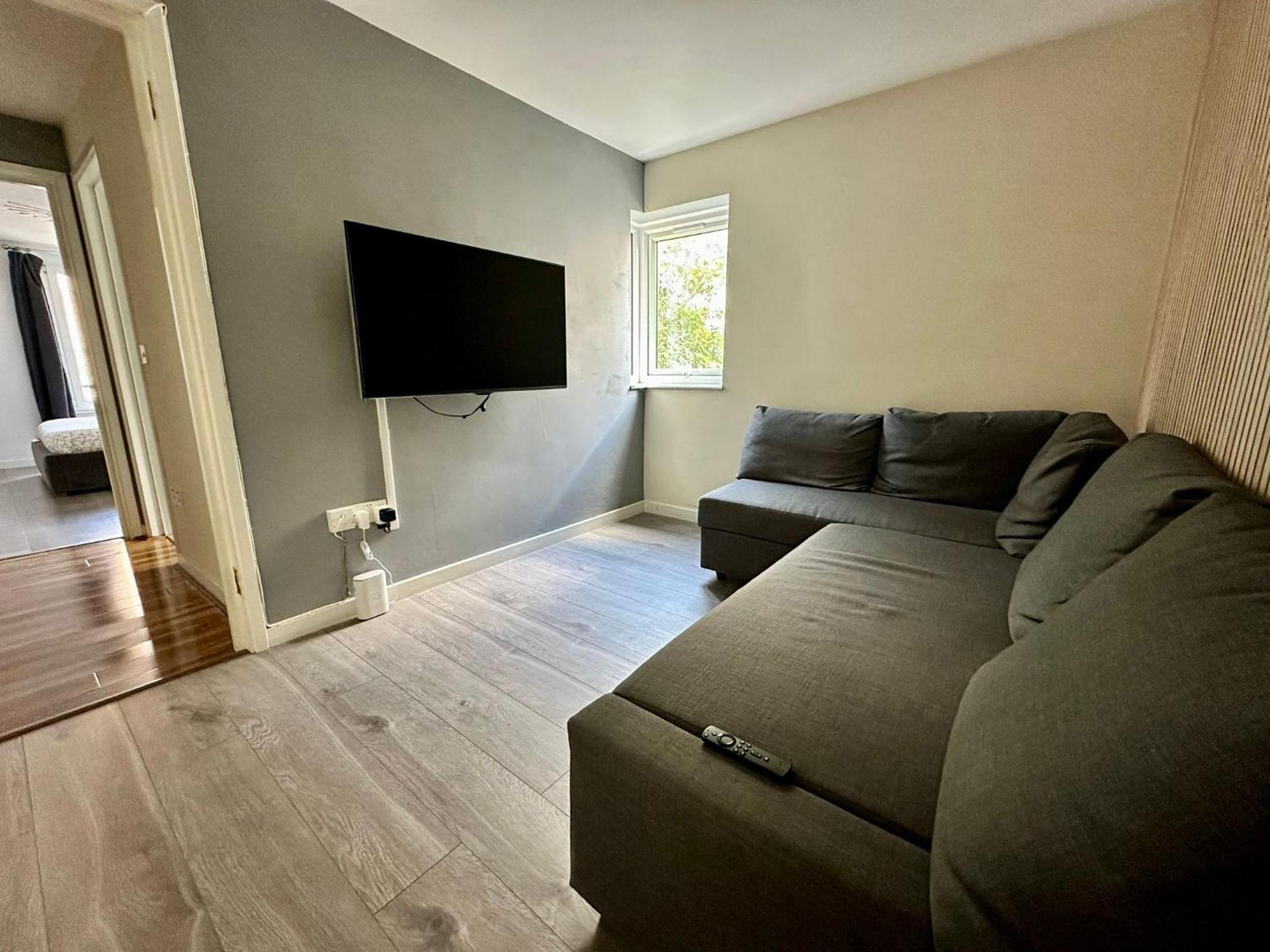 Cosy 2 Bedroom Flat In Manor House Londra Dış mekan fotoğraf